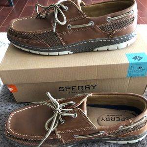 Sperrys boat shoes